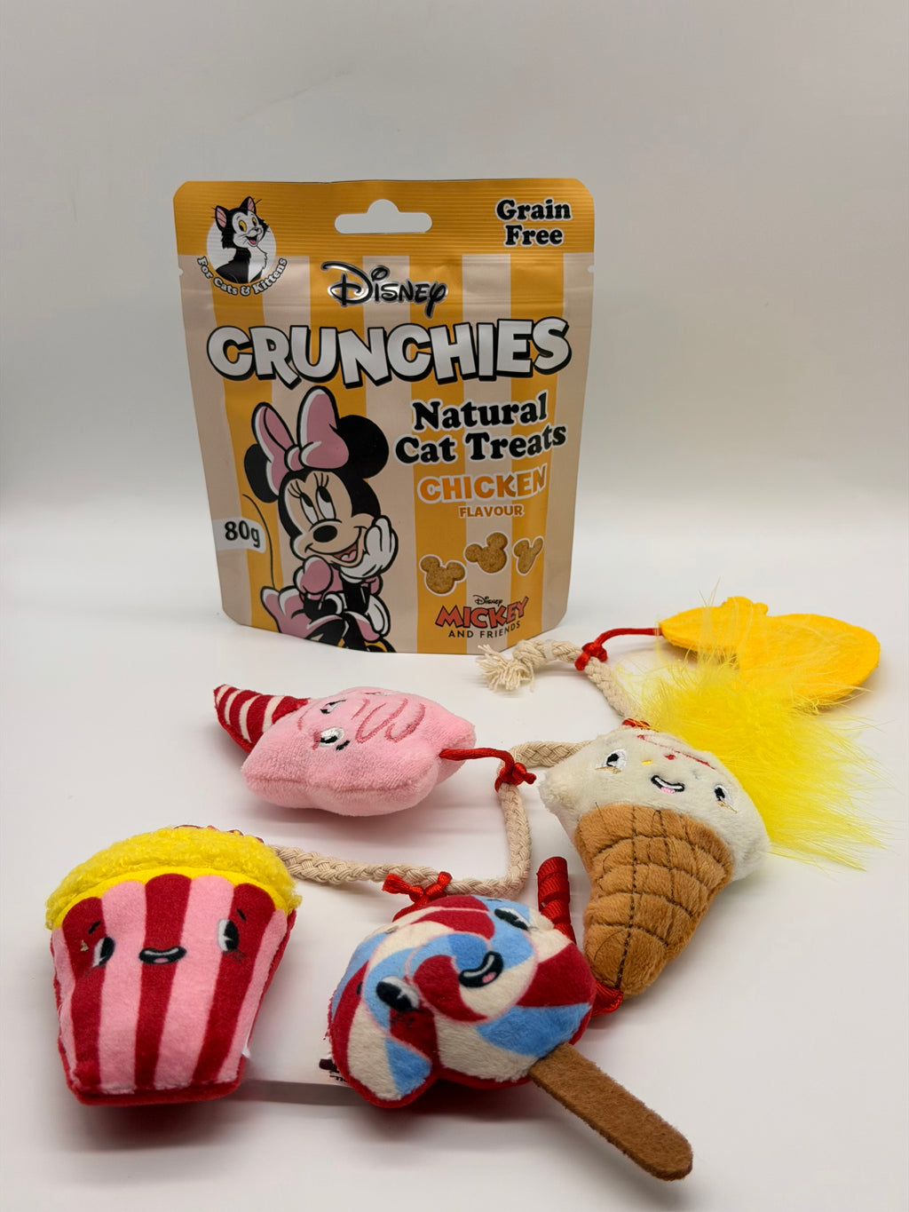 Personalised Cat Birthday Gift Box – Toys, Treats, Party Hat (Salmon/Chicken)