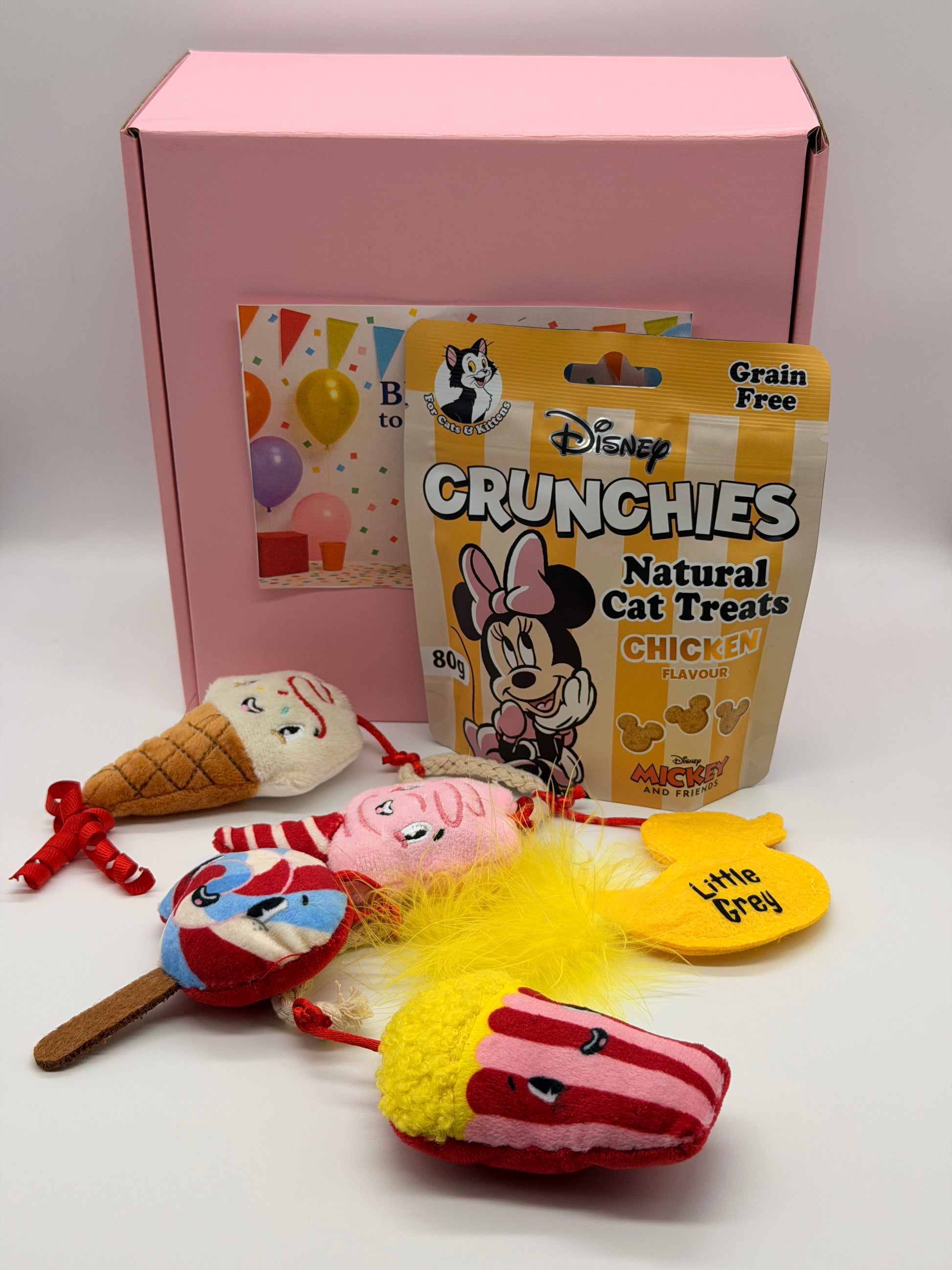 Personalised Cat Birthday Gift Box – Toys, Treats, Party Hat (Salmon/Chicken)