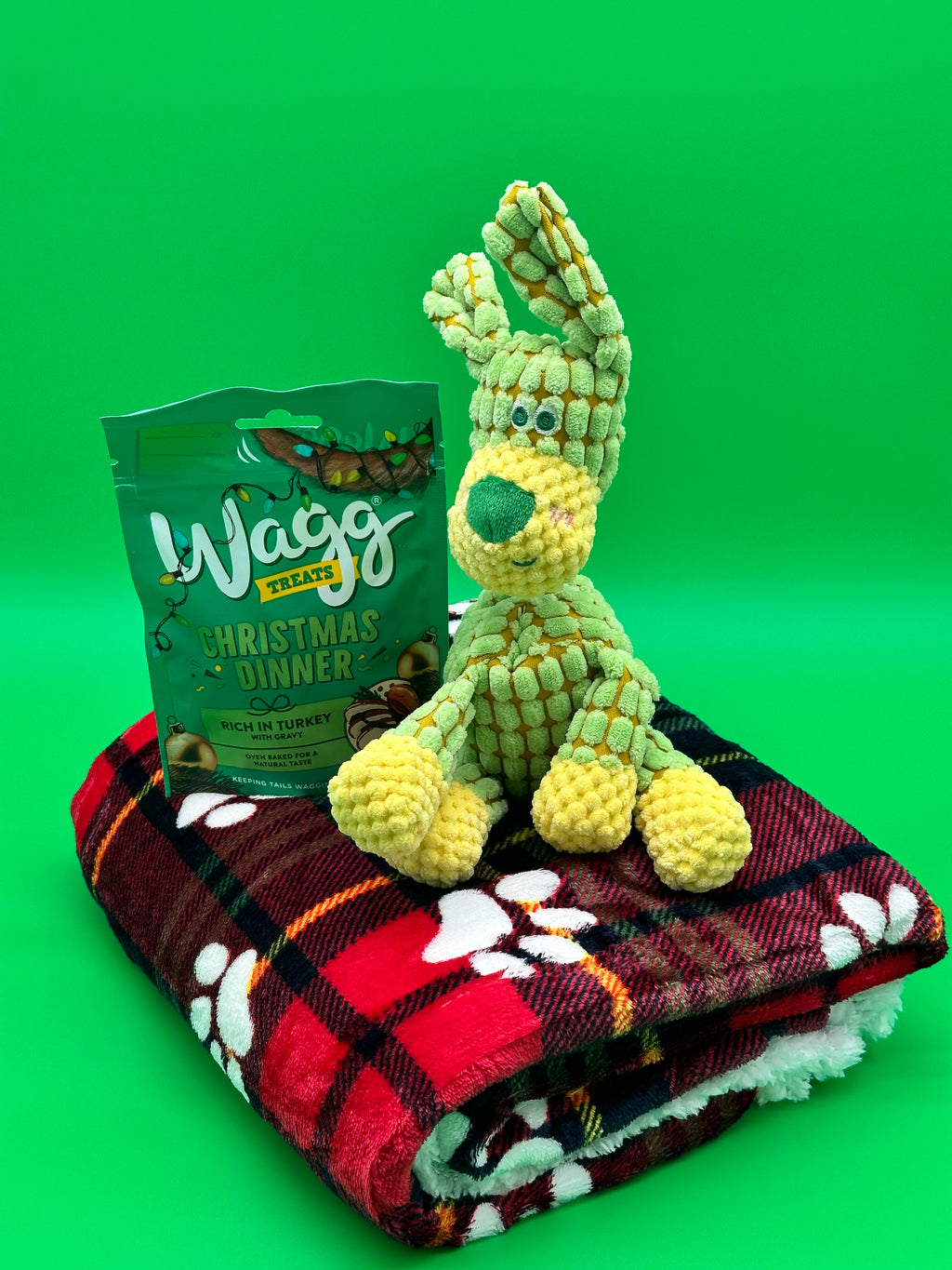 Dog Christmas gift set with warm blanket, soft toy and treats